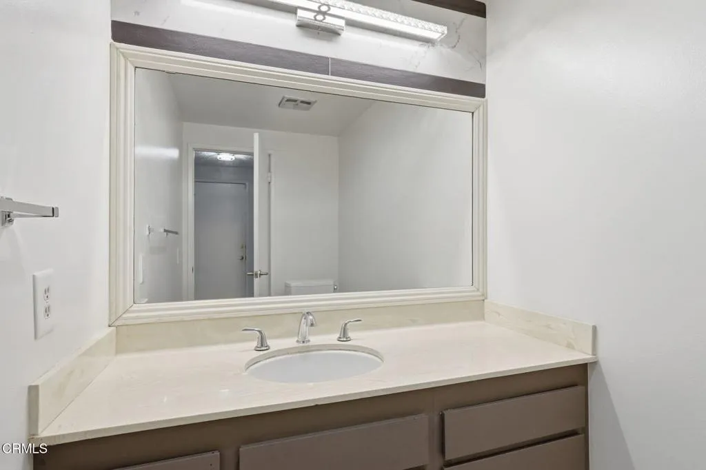 Ground floor 1/2 bath