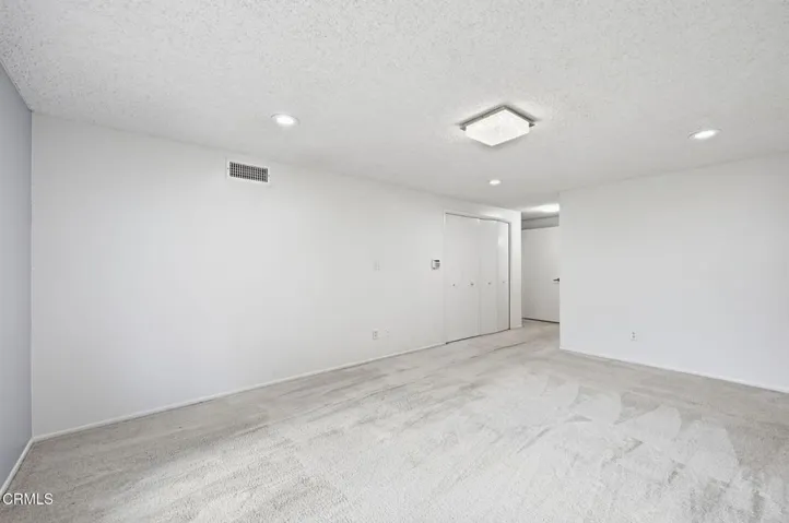 Large primary bedroom (ground floor)