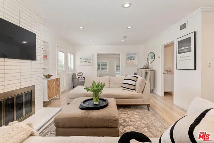 5853 Natick Avenue, Los Angeles, California 91411 — photo 4