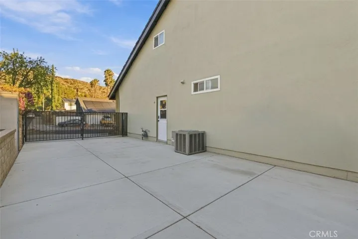 28975 Lotusgarden, Canyon Country, California 91387 — photo 5