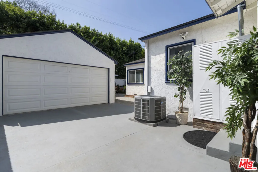 Garage Garage