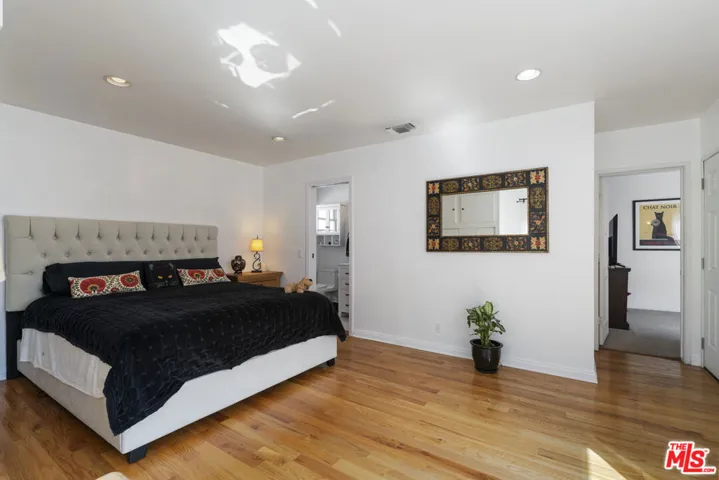 Rear Primary En-suite