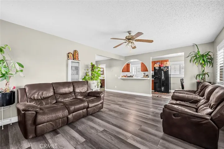 827 W 104th Place, Los Angeles, California 90044 — photo 4