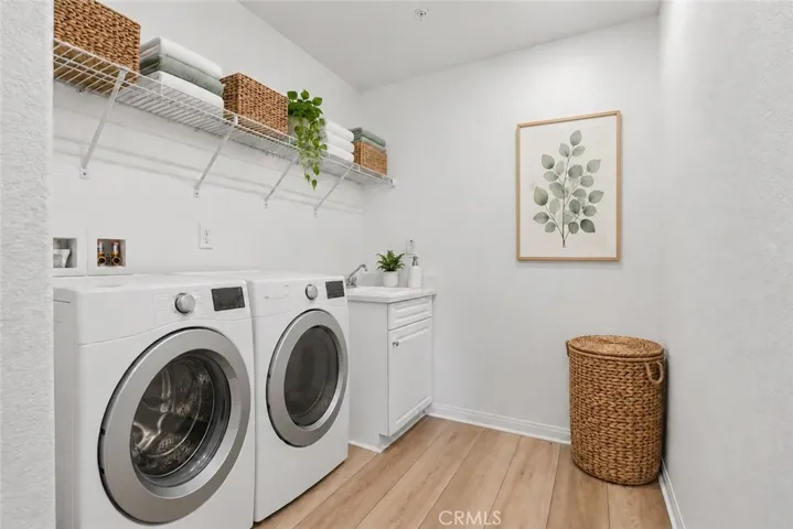 AI Staged - Laundry Room