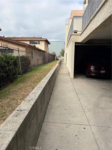 1095 N Raymond, Pasadena, California 91103 — photo 4