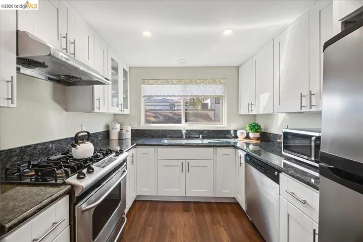 163 N Parkwood Ave Apt 3, Pasadena, California 91107 — photo 4
