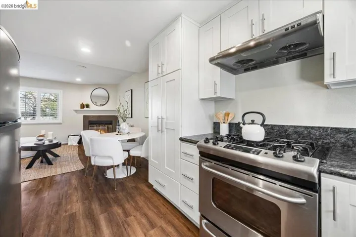 163 N Parkwood Ave Apt 3, Pasadena, California 91107 — photo 5