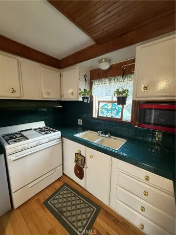 300 E Arbor 25, Long Beach, California 90805 — photo 5