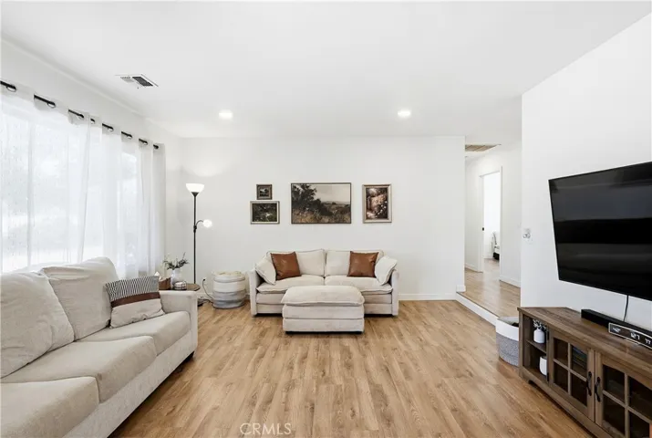 43831 Victor Place, Lancaster, California 93535 — photo 4