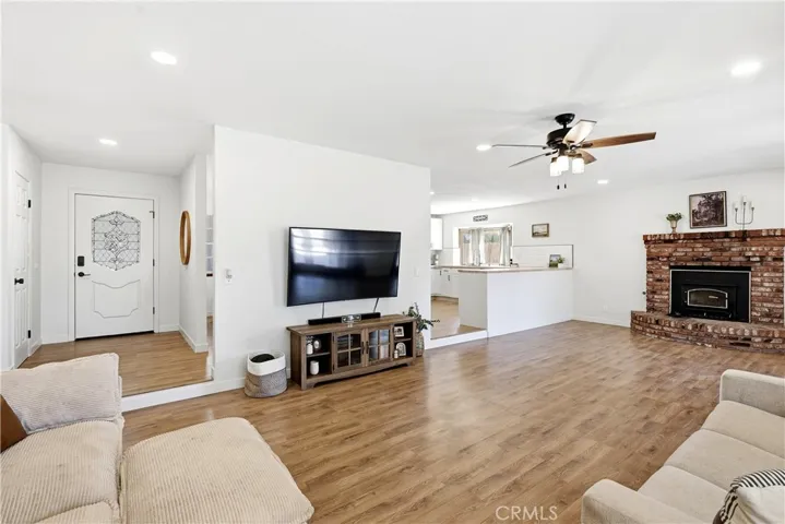 43831 Victor Place, Lancaster, California 93535 — photo 5
