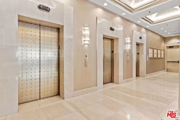 10724 Wilshire Boulevard 503, Los Angeles, California 90024 — photo 5
