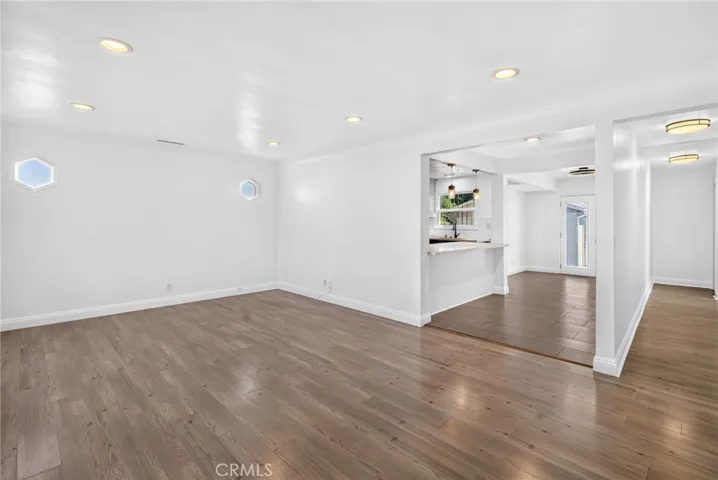2860 Pacific, Long Beach, California 90806 — photo 4