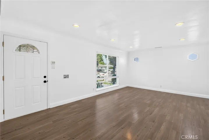 2860 Pacific, Long Beach, California 90806 — photo 5