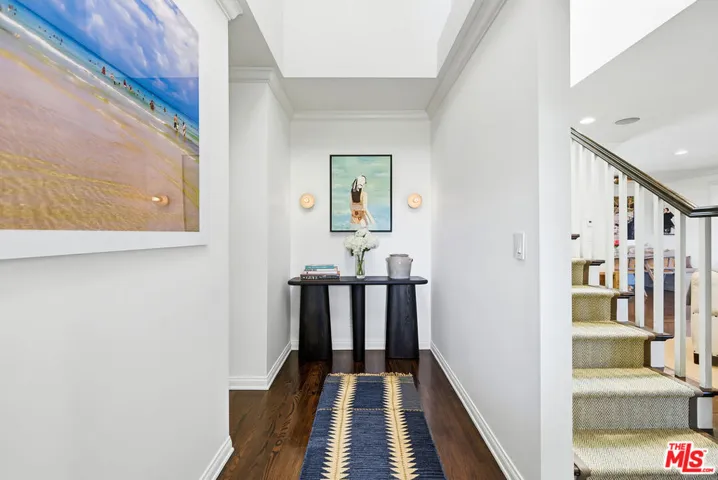 11532 Thurston Circle, Los Angeles, California 90049 — photo 5