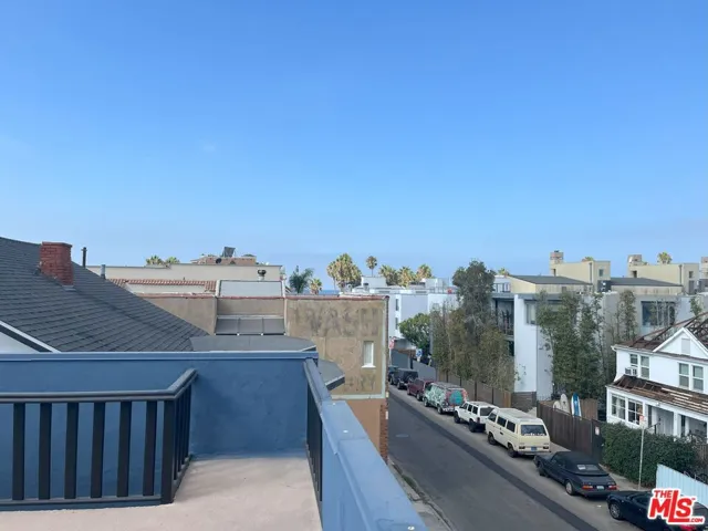 36 Brooks Avenue D, Venice, California 90291 — photo 5