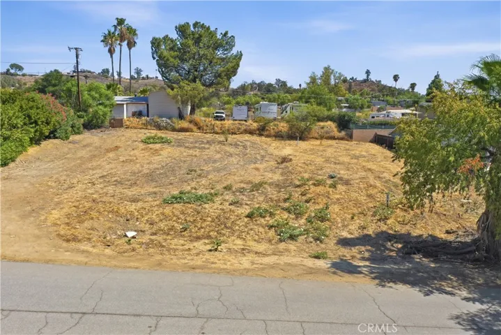 175 Platino Dr, Menifee, California 92586 — photo 4