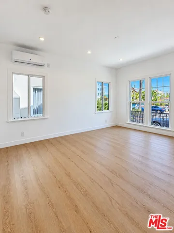 233 N Berendo Street 1, Los Angeles, California 90004 — photo 4