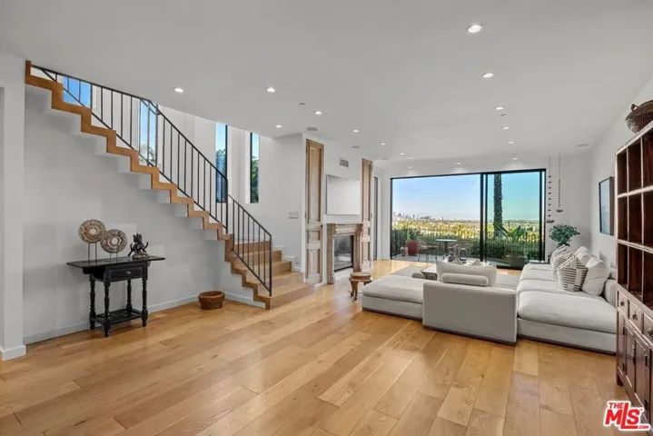 8241 Lincoln Terrace, Los Angeles, California 90069 — photo 5