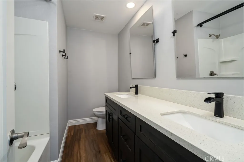 Upstairs Full Bathroom w/ Dual Sinks