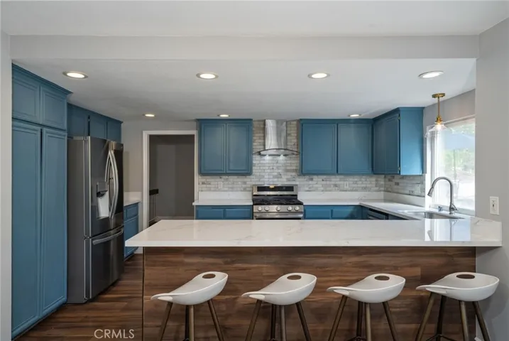 Large Quartz Breakfast Countertop