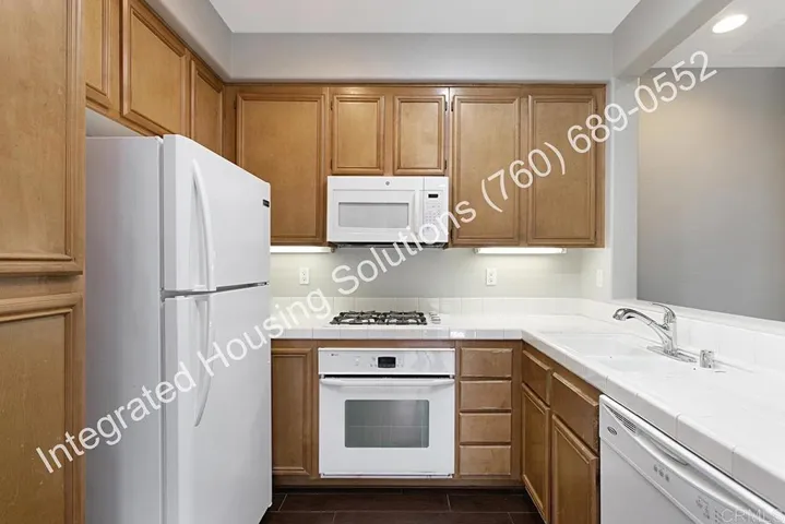 7670 Via Cristal Unit #1, San Diego, California 92129 — photo 4
