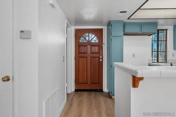 9250 Towne Centre Drive 6, San Diego, California 92121 — photo 4