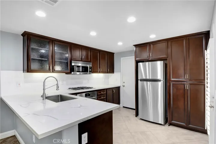 8426 Flora Lane, Chino, California 91708 — photo 5