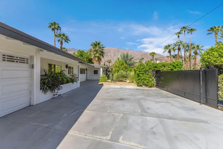 1075 E Sunny Dunes Road, Palm Springs, California 92264 — photo 5