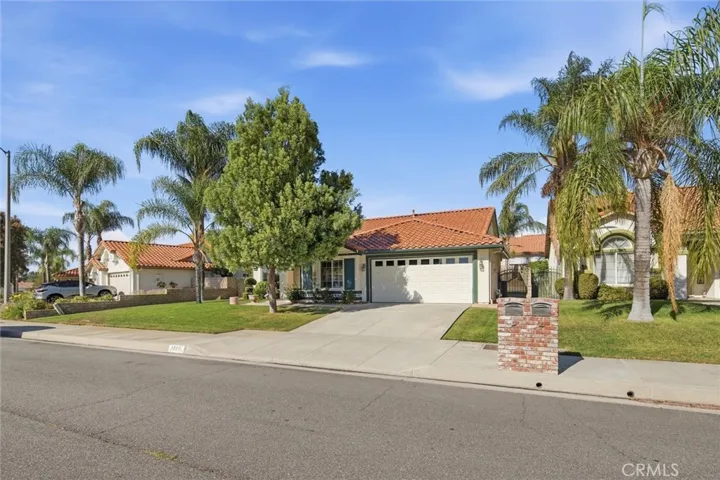 1806 Seven Hills Drive, Hemet, California 92545 — photo 4