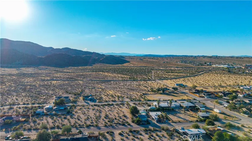 6962 Eucalyptus Avenue, 29 Palms, California 92277 — photo 5
