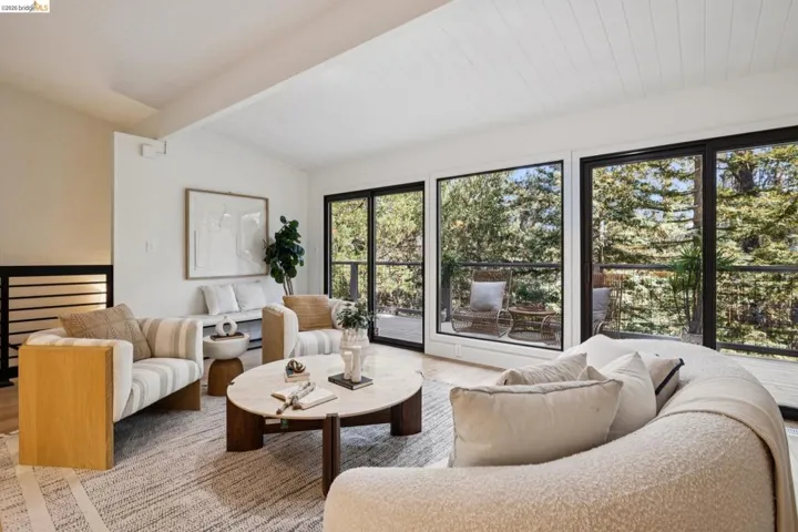 7101 Pinehaven Rd, Oakland, California 94611 — photo 5