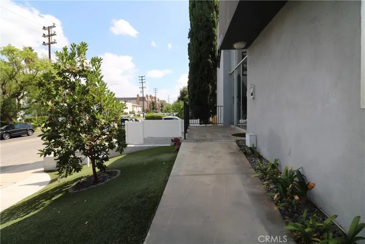 10816 Camarillo, North Hollywood, California 91602 — photo 5