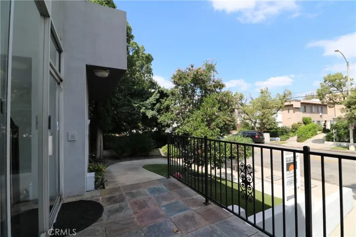 10816 Camarillo, North Hollywood, California 91602 — photo 4