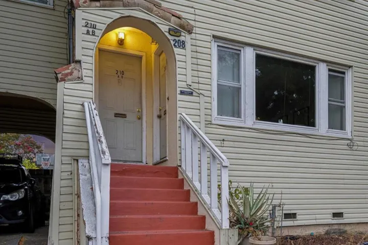 208 Ridgeway Avenue, Oakland, California 94611 — photo 4