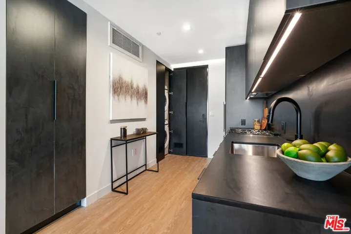 3688 Overland Avenue 406, Los Angeles, California 90034 — photo 5