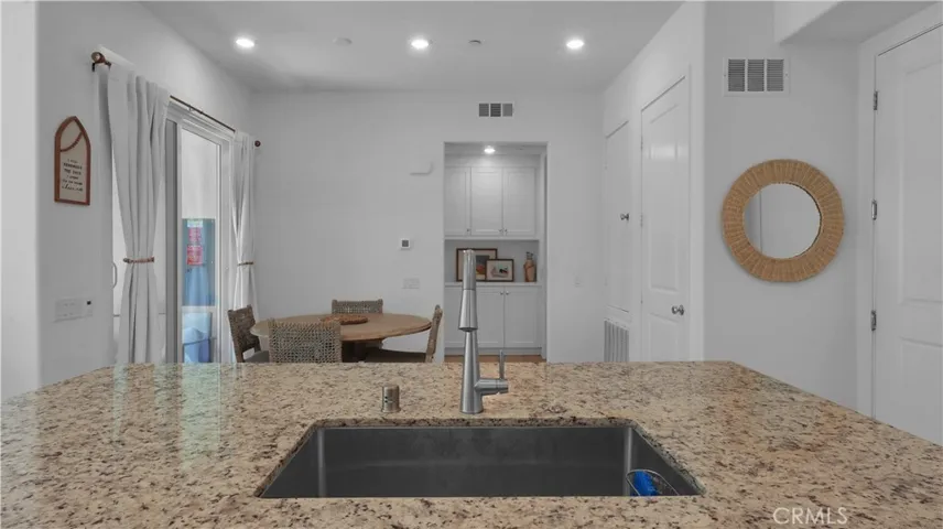 27410 Merlin, Valencia, California 91381 — photo 5
