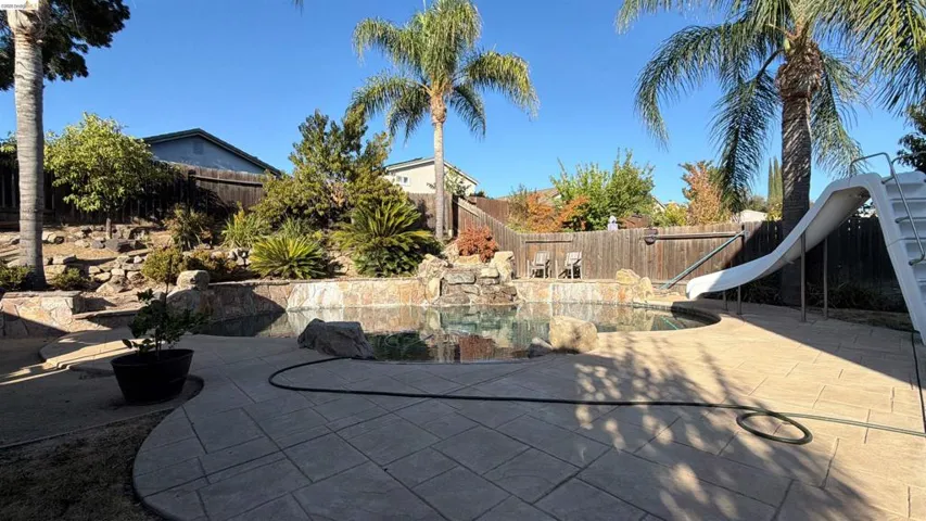 328 W 8th St, Pittsburg, California 94565 — photo 4