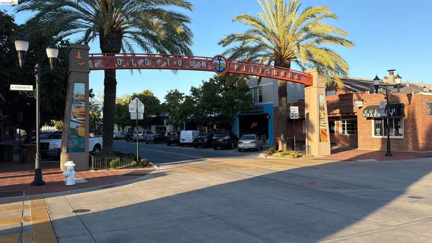 328 W 8th St, Pittsburg, California 94565 — photo 5
