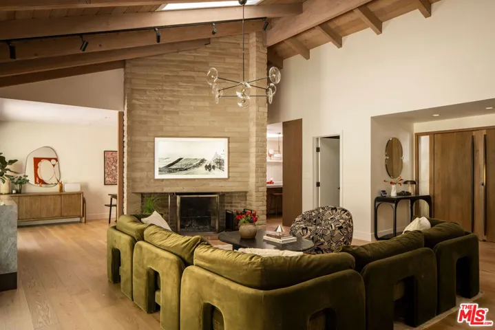 3546 Mandeville Canyon Road, Los Angeles, California 90049 — photo 5