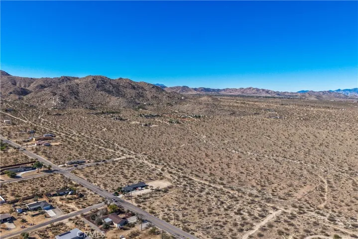 7442 Olympic Road, Joshua Tree, California 92252 — photo 4