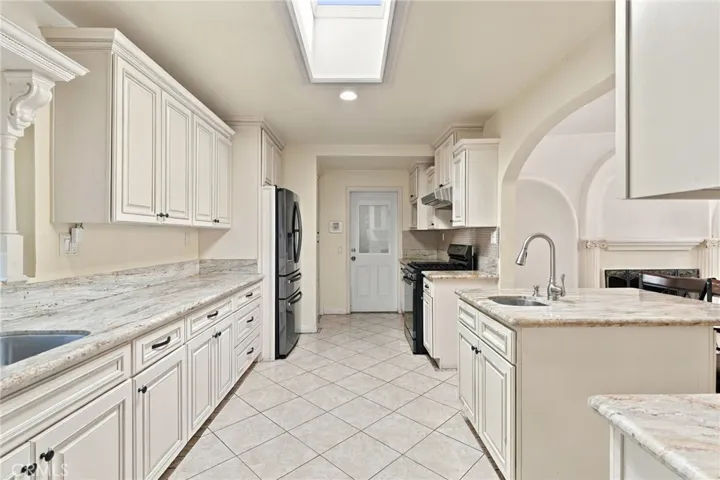 9332 Samoline Avenue, Downey, California 90240 — photo 4
