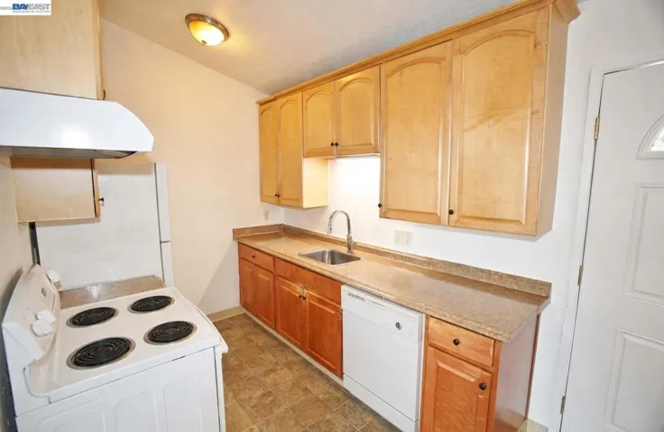 21379 Gary Dr 14, Hayward, California 94546 — photo 4