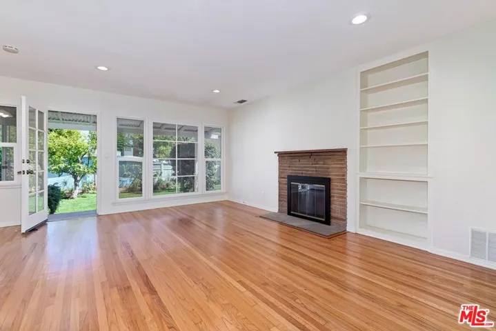 11310 Elderwood Street, Los Angeles, California 90049 — photo 4