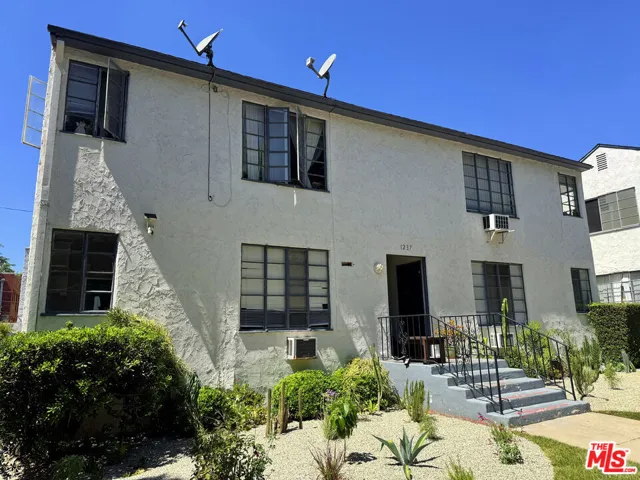 1235 N Detroit Street, West Hollywood, California 90046 — photo 4
