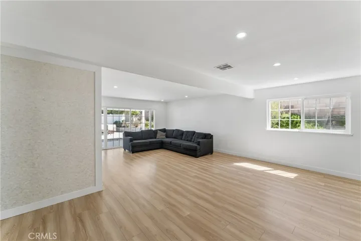 26410 Gimlet, Newhall, California 91321 — photo 4