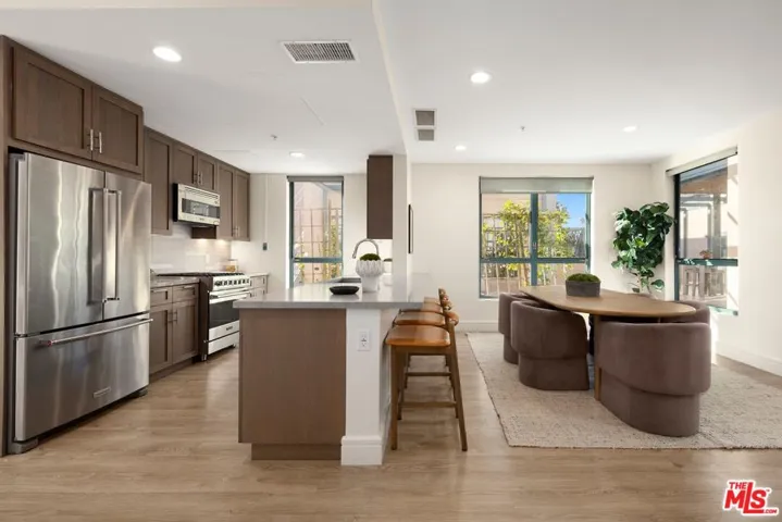 2300 Wilshire Boulevard 217, Santa Monica, California 90403 — photo 5