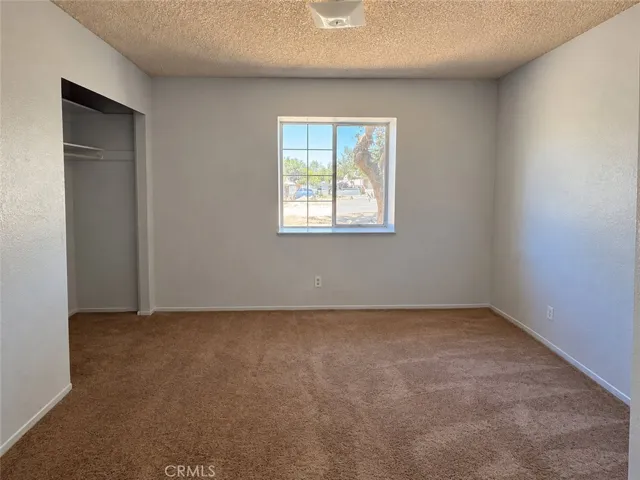 25095 Via Vista, Apple Valley, California 92307 — photo 5