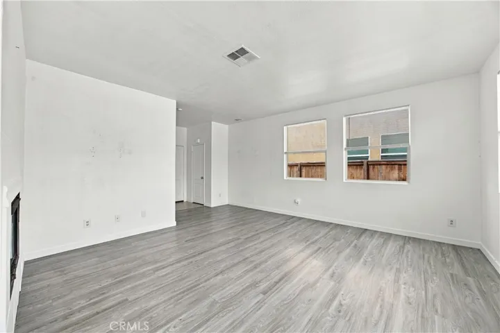 14368 Honeyhill St, Victorville, California 92394 — photo 4