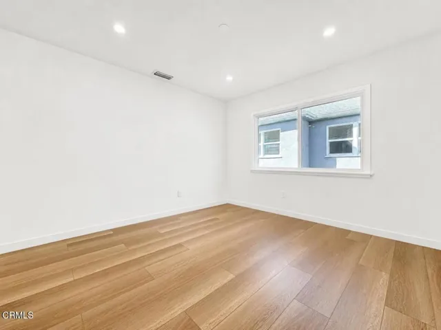 Market St Large Bedroom