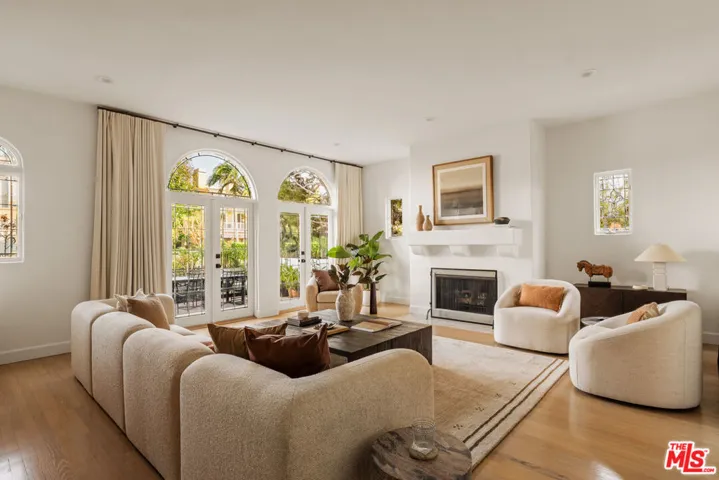 409 Howland Canal, Los Angeles, California 90291 — photo 5